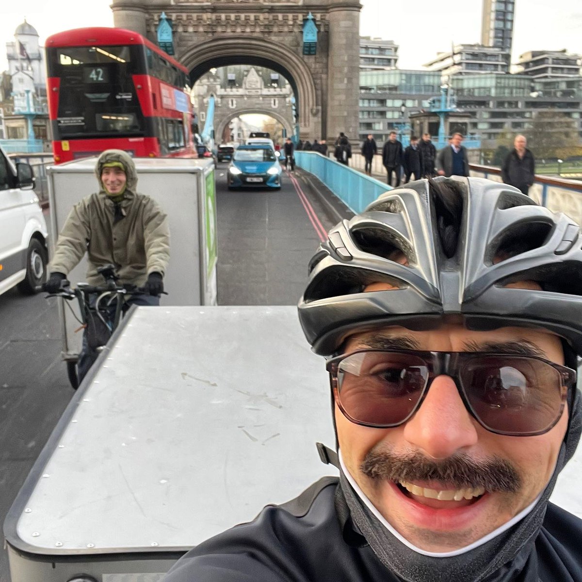 hugosecodeliver's tweet photo. Happy Monday ya'll! We're back for a new week &amp; the new month of Feb! Who's glad January is almost done? We'll be out &amp; about making eco deliveries all week. If you see our team cycling around London, give them a wave, bell or beep. 👋 #hugosecedelivery #eco #London https://t.co/NxTPcebOhL