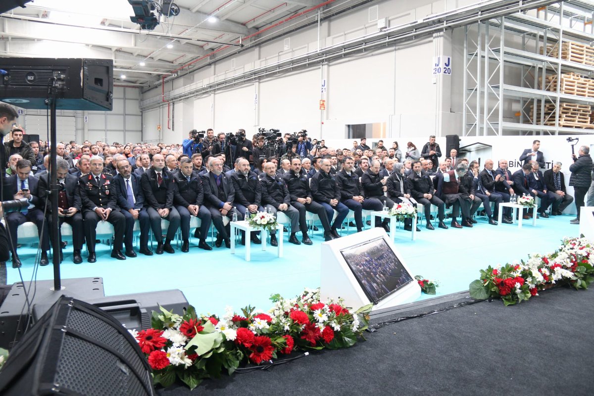 İstihdam ve şehir ekonomimize katkı sağlayacak Emlak Konut (EKA) Asansör Fabrikası açılış törenini Sayın Bakanlarımız,Genel Başkan Yardımcımız ve değerli protokolümüzün katılımı ile gerçekleştirdik..
Şehrimize hayırlı uğurlu olsun..