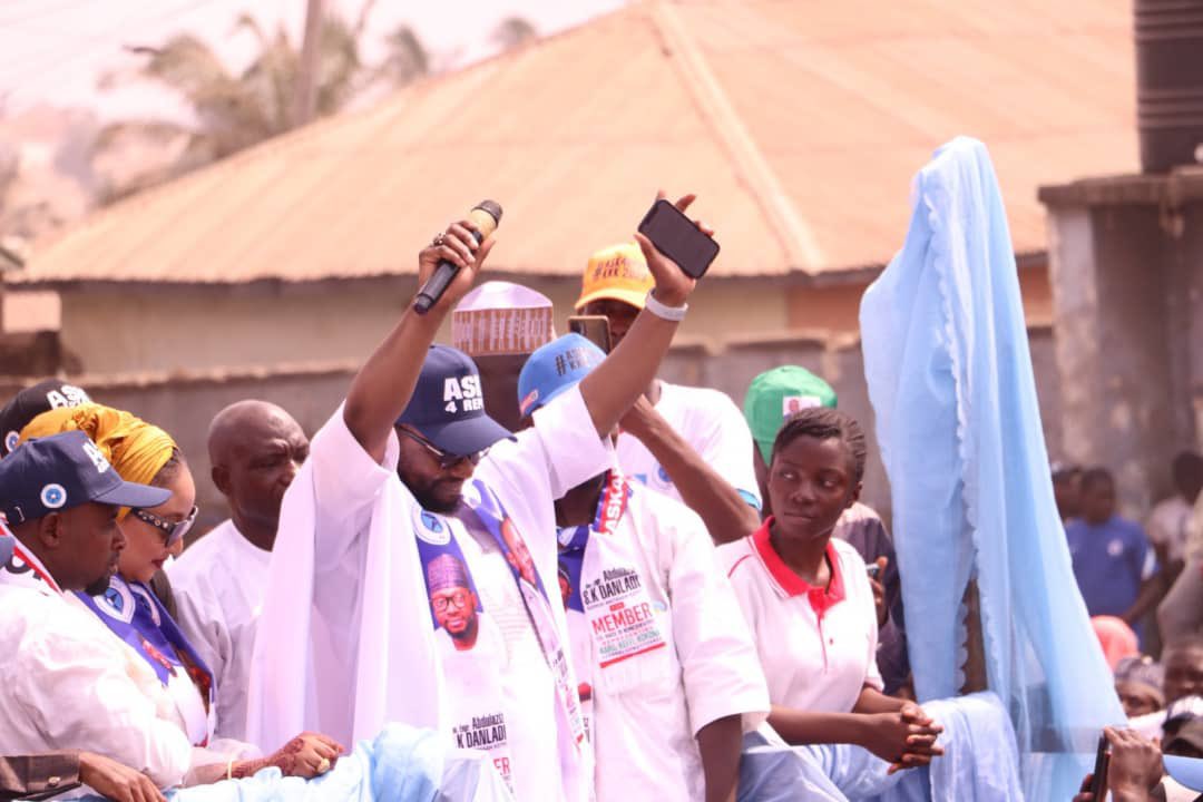 ASKLazoski's tweet photo. Furthermore, I urged my people and Nigerians at large who are yet to get their PVCs to do so, to enable them vote for credible and competent leaders. https://t.co/1gjNOt8MfI