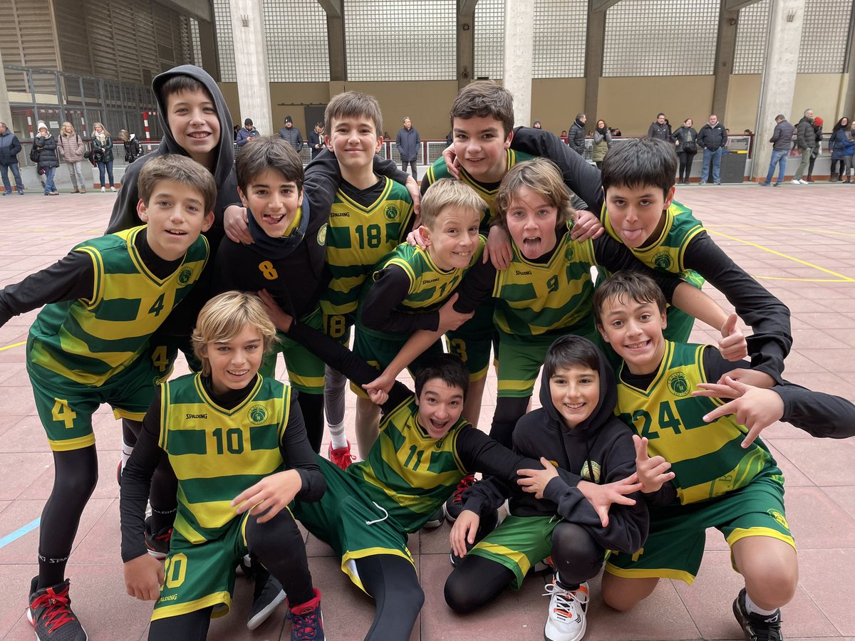 C.B Manyanet Les Corts tweet media