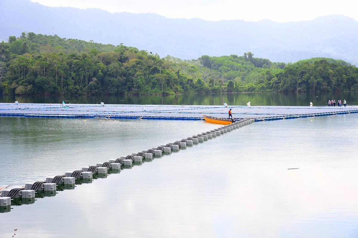 Urragenerador's tweet photo. AQUASOL avanza: nuestra planta piloto solar flotante se encuentra en la etapa final de construcción y montaje de equipos. En la actualidad se adelantan las actividades de interconexión de la Planta Solar con la casa de máquinas de la Central Hidroeléctrica URRÁ. https://t.co/vBH3nSFwcf