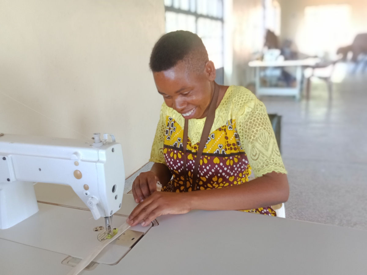 LablFashionKe's tweet photo. Labl Fashion's Sustainability strategies highlight some key areas:

: Environmental conscious: Using organic materials.
: Fair labor practices
: Consumer benefits
: Recycling

#ecofriendly #sustainblefashion #regenerative #ethicalfashion #zerowaste #economicempowermemt https://t.co/B2BpO2RsRG