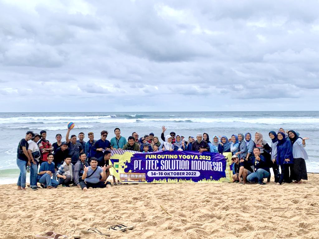 zhrafifah's tweet photo. @Askrlfess Alhamdulillah kantorku walaupun wong e marai istigfar kbh paling ga yo ono outing tp mboh brp tahun sekali wkwk. full sg keluar biaya bos e + dikei sangu per org 300k🙂 https://t.co/wvsBxBR5hR