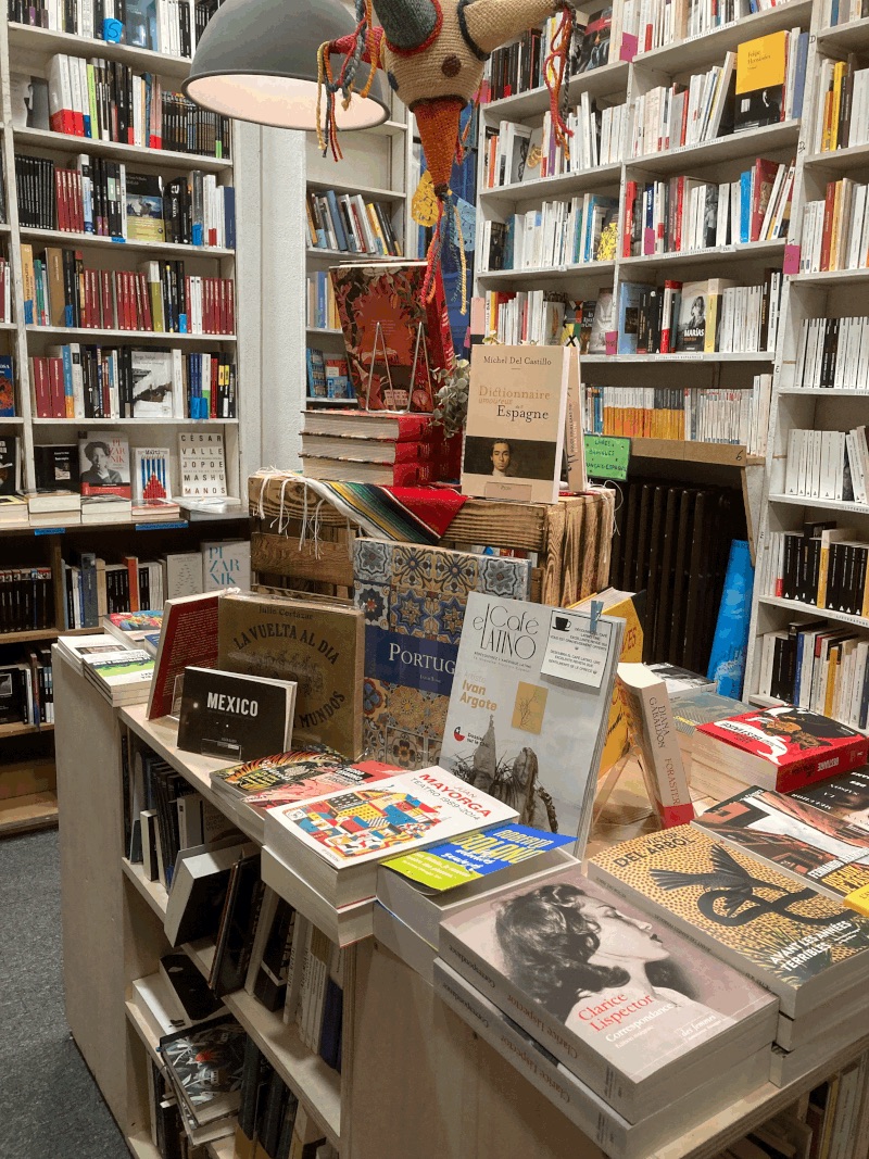 El_CafeLatino's tweet photo. Découvrez l'Amérique latine à la Librairie Internationale : L'Harmattan ! 📘

Vous trouverez une salle spécialement dédiée aux livres en espagnol à l’Amérique latine, ainsi que le dernier opus de El Café Latino. 

Rendez-vous au 16, rue des écoles à Paris.

#Librairie #espagnol https://t.co/2Sh3xCTdUb