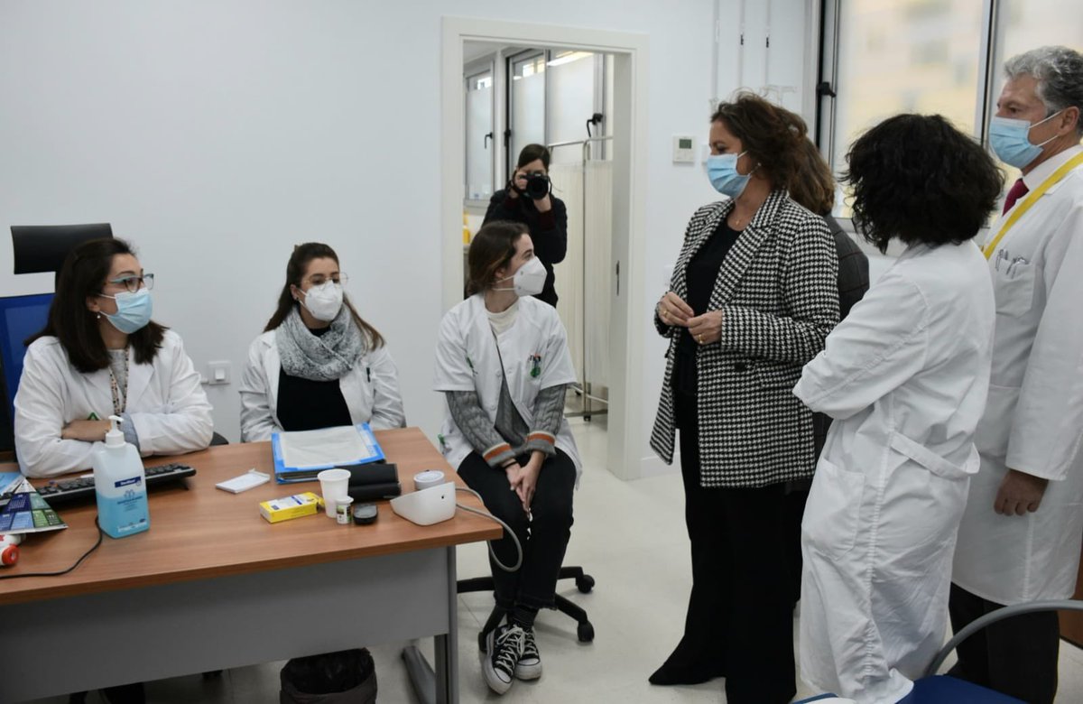 Inauguramos la ampliación del centro de salud Pino Montano A de #Sevilla en el que hemos invertido casi 1 millón de euros.

Esta ampliación de centro mejorará las condiciones de confortabilidad. Atiende a casi 13.000 sevillanos y cuenta con una plantilla de 35 profesionales.