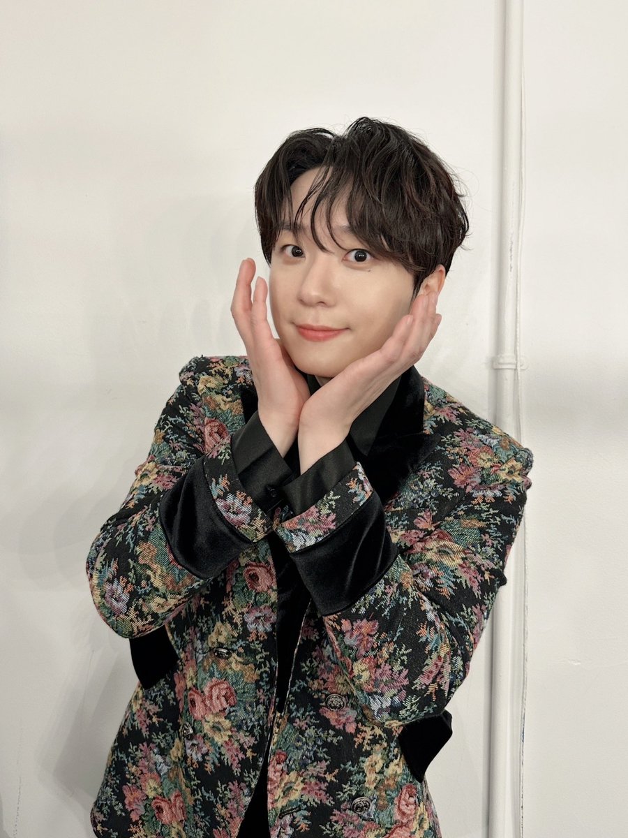 Rim_ta_'s tweet photo. 울 강쥬 외모 무슨일이야.,. https://t.co/ZjXaniaT3F