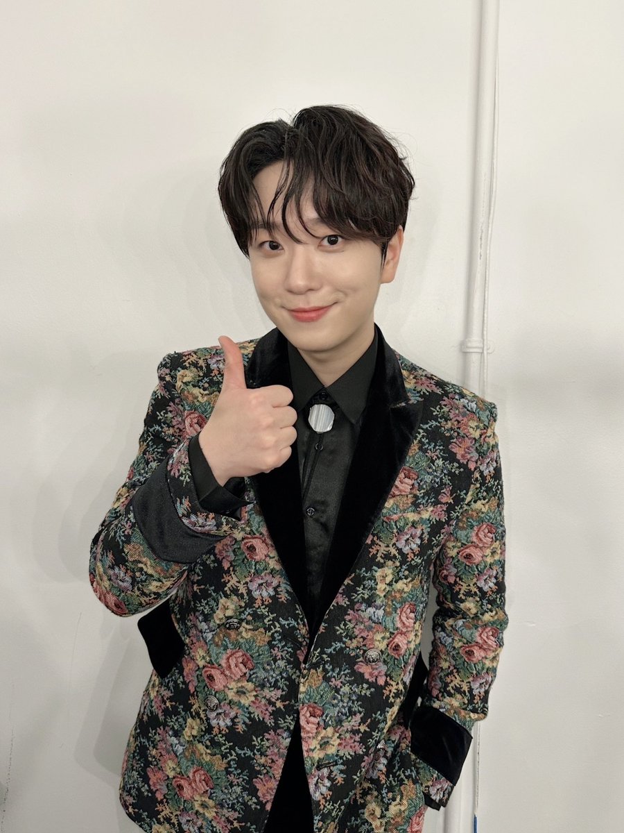 Rim_ta_'s tweet photo. 울 강쥬 외모 무슨일이야.,. https://t.co/ZjXaniaT3F