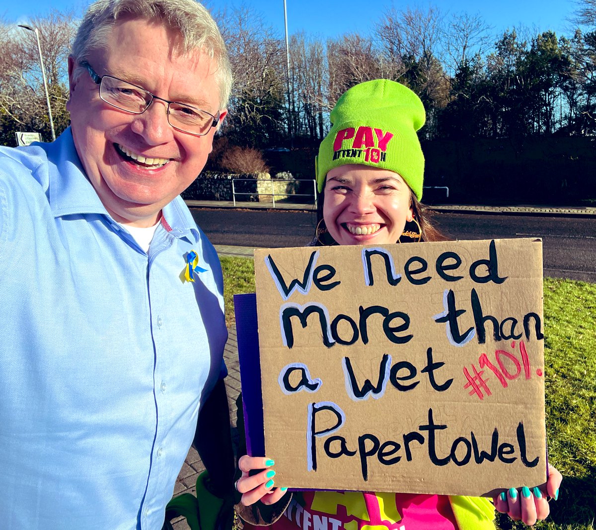 _MWhitfield's tweet photo. Great to be out supporting teachers in the #Borders. Great turnout and one of the best placards ever. The #SG need to get back around the table and negotiate not prevaricate! @EISUnion @ScottishLabour https://t.co/hjOSja7MN5