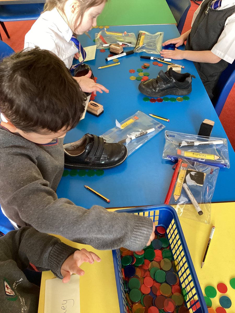 SAB_B28's tweet image. Today, Year 1 used different objects to measure the length and height of things around the classroom. We even had some creative children measure the length of their school shoes! #practicalmaths