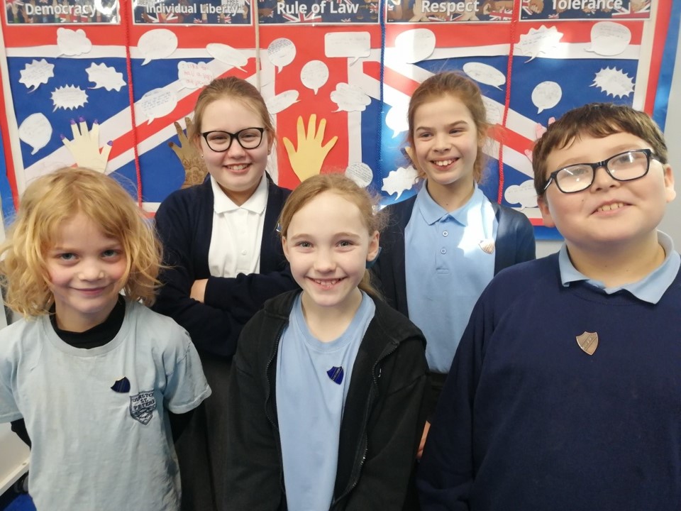 DunstonPrimary's tweet photo. Well done to our latest Times Table Maths winners - we awarded Bronze and Blue badges for successfully answering 25 timed questions
Bronze - 2,3,4,5,10 tables
Blue - 2,3,4,5,6,8,10 tables with divisions, square numbers and square roots!
#SpiresMaths ❌➗
#OpeningDoorsOpeningMinds https://t.co/y2B5Ki28ik