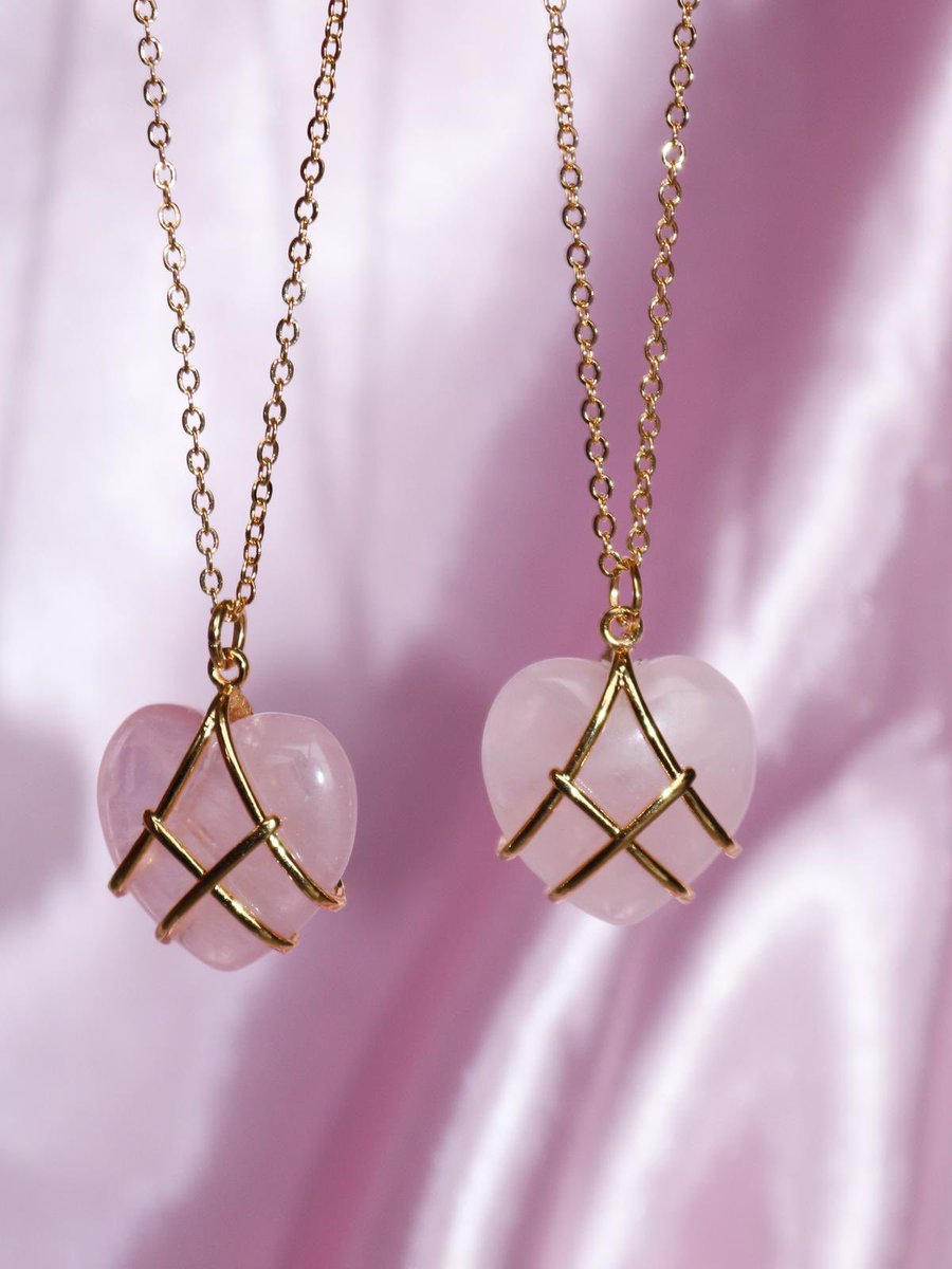 Diamond Castle Pink Quartz’s Kolye 💖 #diamondcastlenecklace #heartnecklace #pinkheartnecklace #barbienecklace #heartjewelry #barbieheartnecklace #reorah #ValentinesDay #ValentinesDay2023 #valentines #valentinesdaygift #ValentinesDayGifts