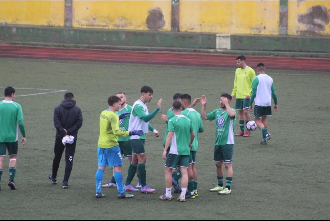 Jmcaballerod6's tweet photo. "El esfuerzo continuo, incansable y persistente GANARÁN 💚"
#CDGoleta
#RegionalPreferente
#futbol https://t.co/1F9JcZ1Fpg