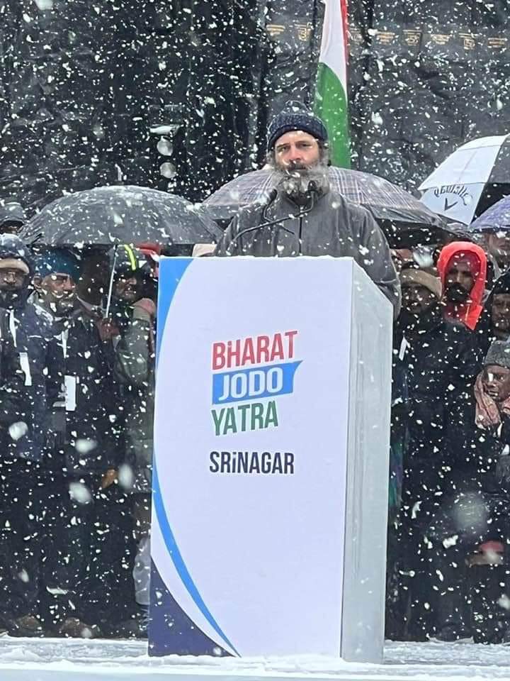 vdsatheesan's tweet photo. From K to K Rahulji walked to unite India in love and tolerance. What a grand conclusion at Srinagar.
#BharatJodoYatra 
#RahulGandhi 
#INC https://t.co/gcrGYcAv72