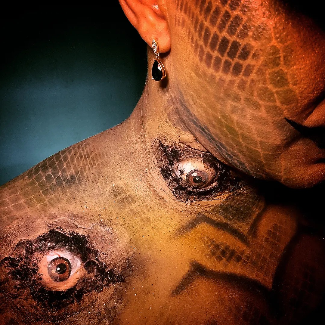 PricillaTayra's tweet photo. Cuidado, pois ela esta de olho em você #boitata 🐍 Vem ai um novo personagem do folclore brasileiro para "A categoria é... Make Artística"
#pocblogueirinha #dragquen #folclore #snake https://t.co/erwaAHmsIY