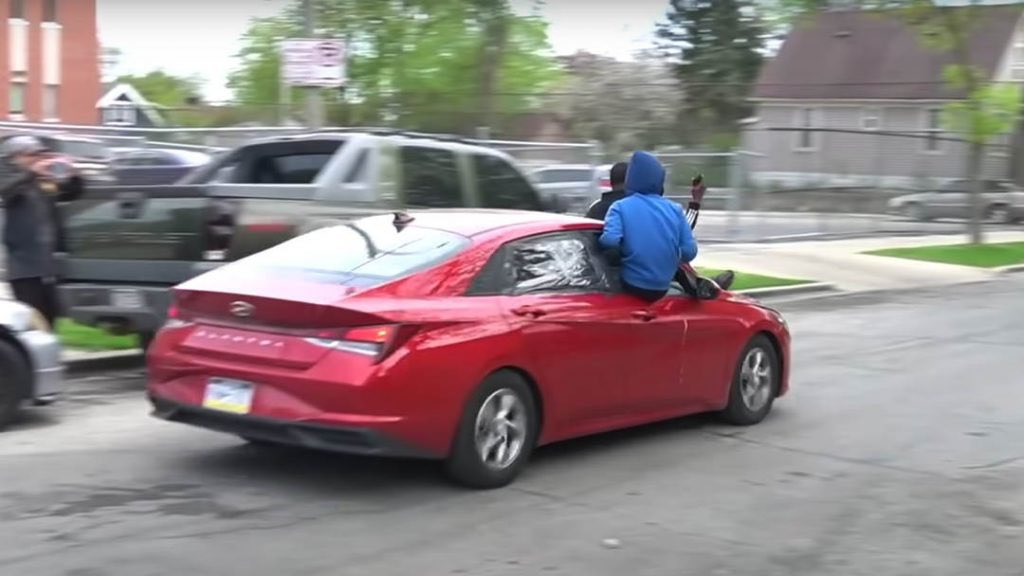 SaycheeseDGTL's tweet image. Major car insurance companies plan to drop Hyundai &amp;amp; Kia from their plans due to thefts! Thefts are up 300% in Milwaukee, Orlando, Philly &amp;amp; Grand Rapids.