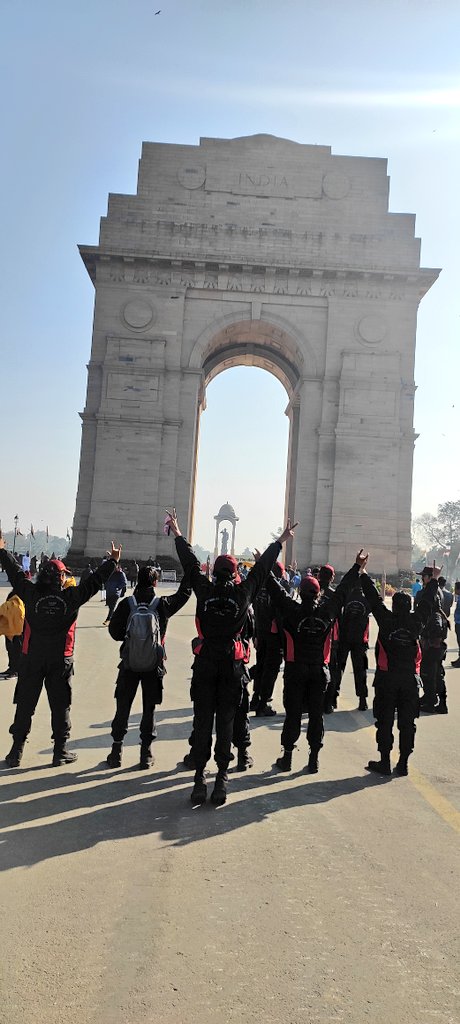 MsDp1234's tweet photo. #NCCJawaMotorcyclerally went for Delhi darshan &amp; we visited India gate
 National War memorial, Red Fort and Qutub minar! €njoyed our day
#Delhi_hai_dilwalon_ki
#Delhitour 
@HQ_DG_NCC 
@NCC_Dte_Gujarat @ArvindKapoorTYG 
@yezdiforever https://t.co/GaFNCZAPI0