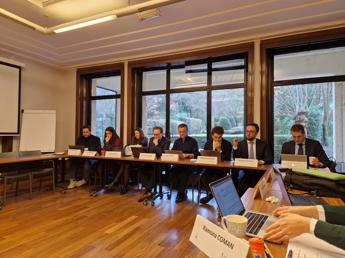 In the fifth panel, <a href="/bodsonEU/">Benjamin Bodson</a> &amp; <a href="/alemannoEU/">Alberto Alemanno 🇪🇺</a> studied the sponsoring of EU presidencies, <a href="/Orianegilloz/">Oriane Gilloz 🇪🇺</a> analyzed the role of the civil servants &amp; GSC and <a href="/EmanueleRebasti/">Emanuele Rebasti</a> the legal nature of the presidencies