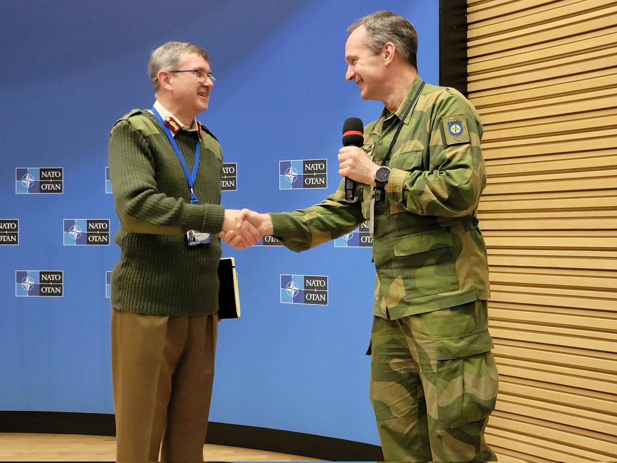 CIOMR_NATO's tweet image. CIOMR President Johan Munch thanks Major General Tim Hodgetts, Chair of #COMEDS and UK Surgeon General, for an excellent briefing to the International Delegation at Mid Winter Meeting
#CognitiveDiversity
#STEEPLEAnalysis
@ArmyMedServices