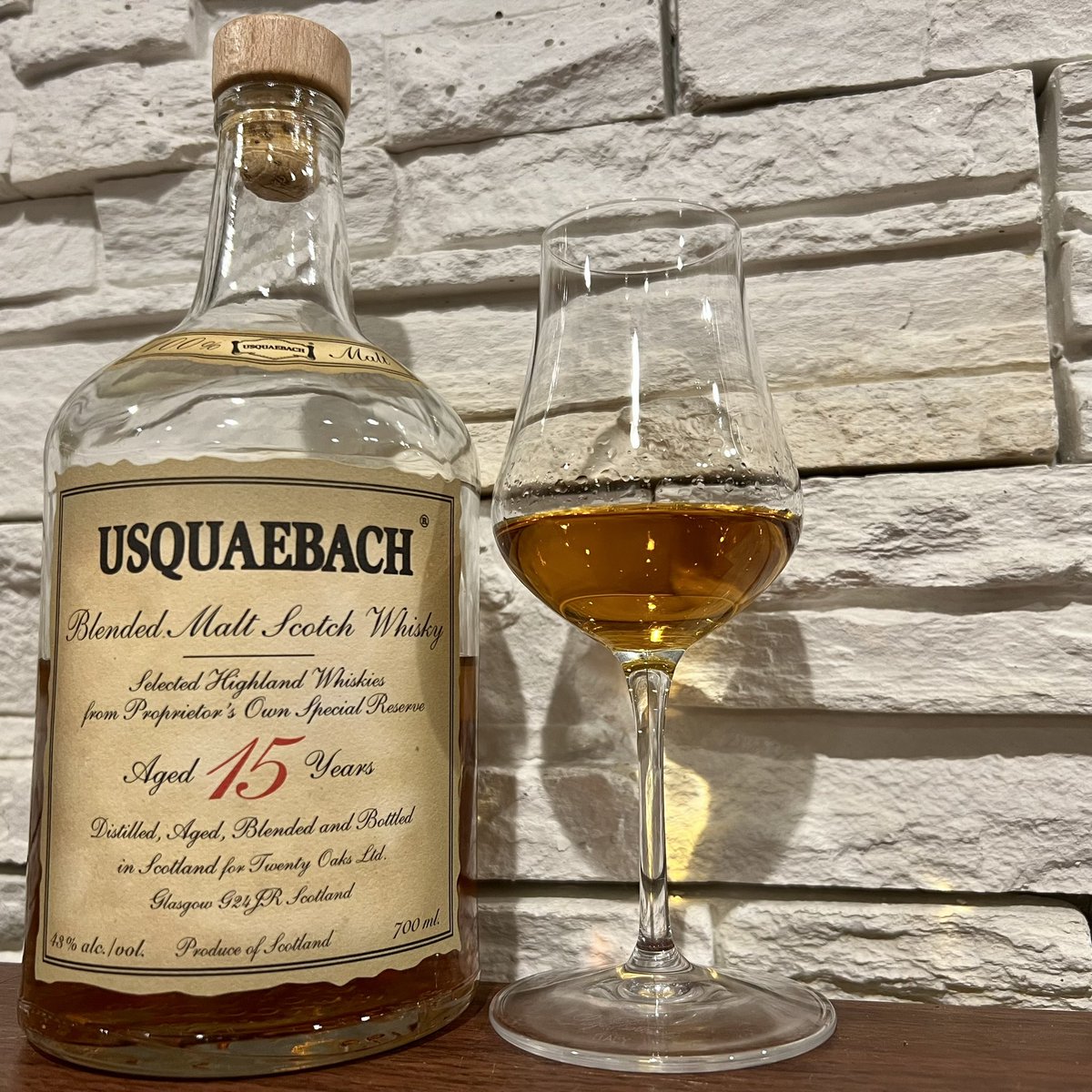 KnskFjmt's tweet image. 今夜はウシュクベの15年飲んで、明日の自宅警備員に備えます。
シェリー比率高めでうまいね。
#ウシュクベ #ウシュクベ15年 #usquaebach #twlc