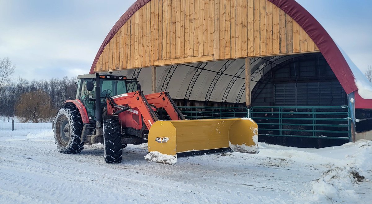 Definitely understand why so many guys have these box blades. Absolutely mint compared to the old Smyth blower. Should've gotten one 10 yrs ago