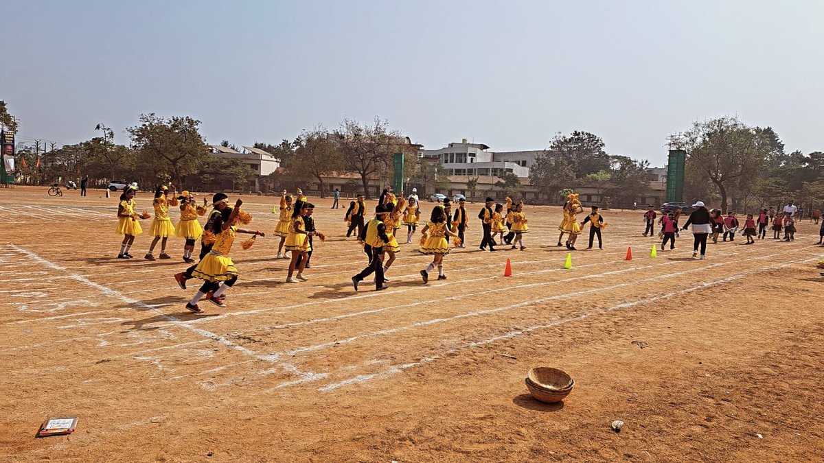 999ajitkukreja's tweet photo. Was Honoured to be a part of Annual Sports Day of Krishna Kids school at BTI ground, Shankar Nagar.

Regular involvement in sport and physical activity are fundamental to good health and wellness at all stages of life.

#sports #healthylifestyle #wellnesslifestyle #raipur https://t.co/EsazK3GRpM