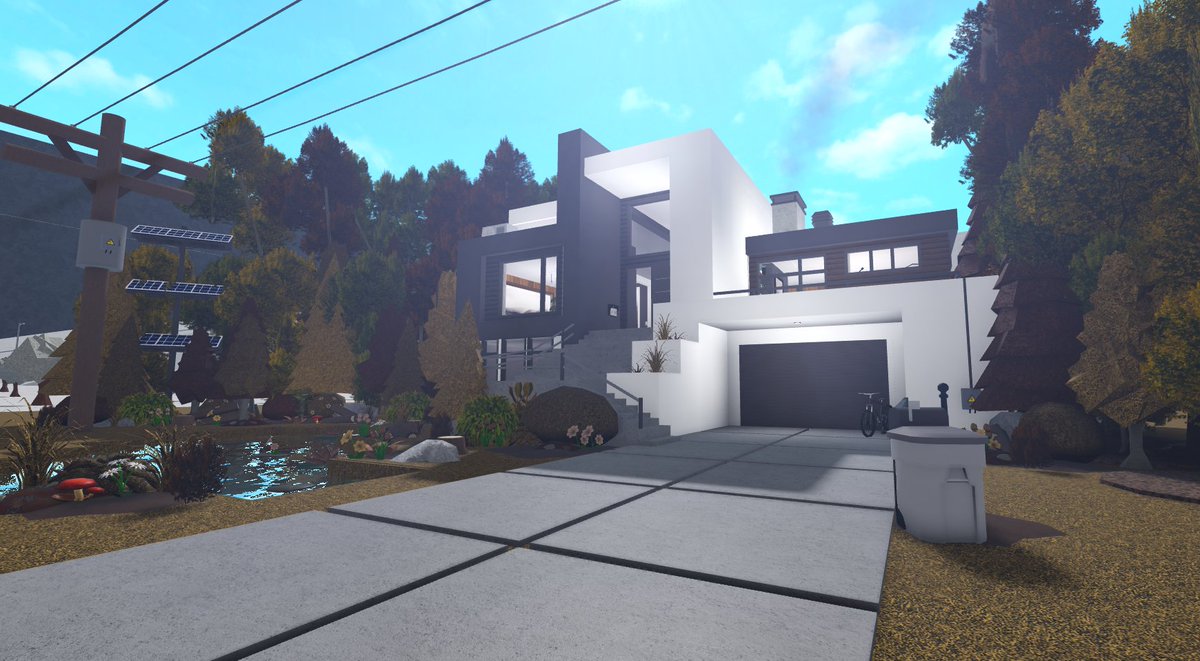I absolutely love the exterior of this build! Just look at the solar panels!! Took a while to do those but they turned out great. #bloxburgbuilds #bloxburg <a href="/RBX_Coeptus/">Coeptus</a>