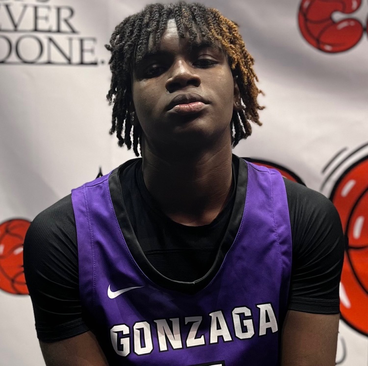 ‘25 Nyk Lewis was dominant, getting downhill at will &amp; punishing defenders w/ his passing, crafty finishing, &amp; floater game. Buried 3s &amp; brought defensive pressure. Hearing most from GW, VTech, &amp; G. Mason. Dream school: Michigan State