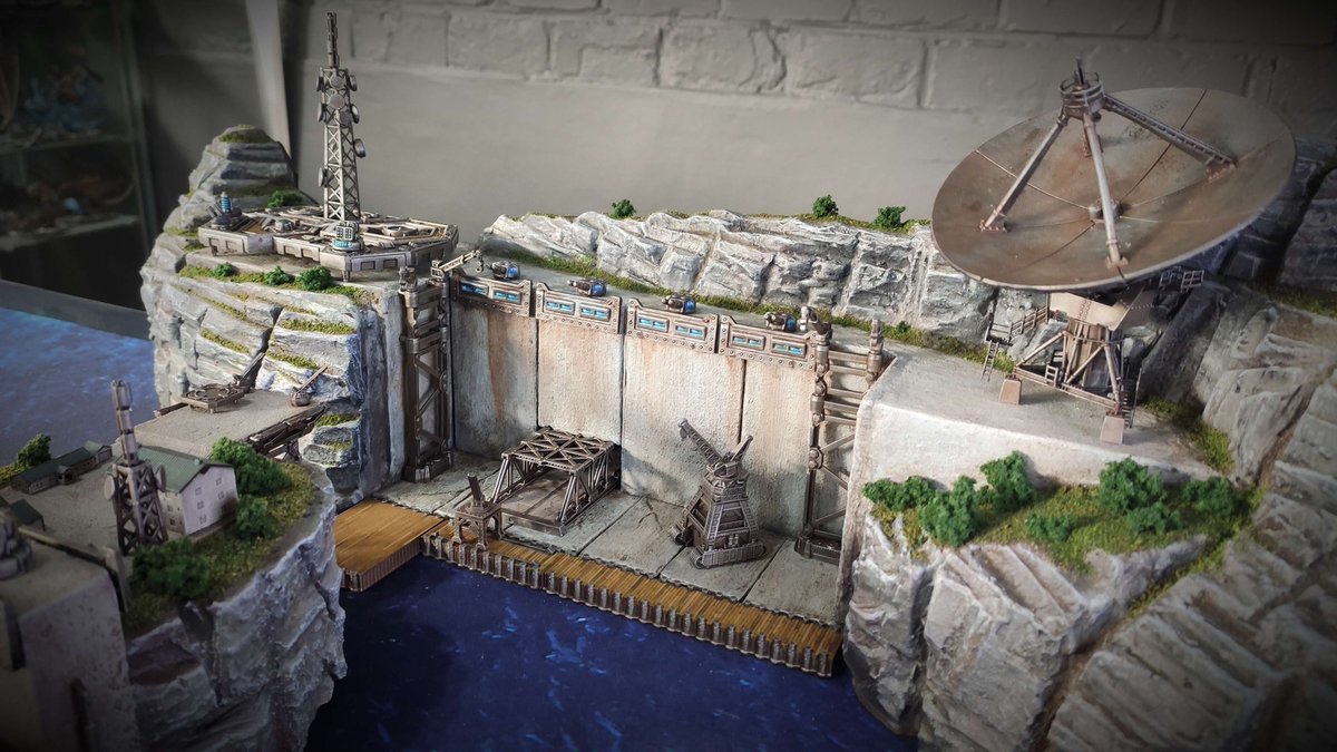 warcradlestudio's tweet photo. It's #MiniatureMonday, and how could we not share these absolutely gorgeous pieces of custom terrain for Koen Cambré's games of #DystopianWars. Impressive work!

#Miniatures #Wargaming #DIYTerrain #DIYScenery #TabletopTerrain #SceneryandTerrain #MiniatureScenery https://t.co/SRYmc6kv5j
