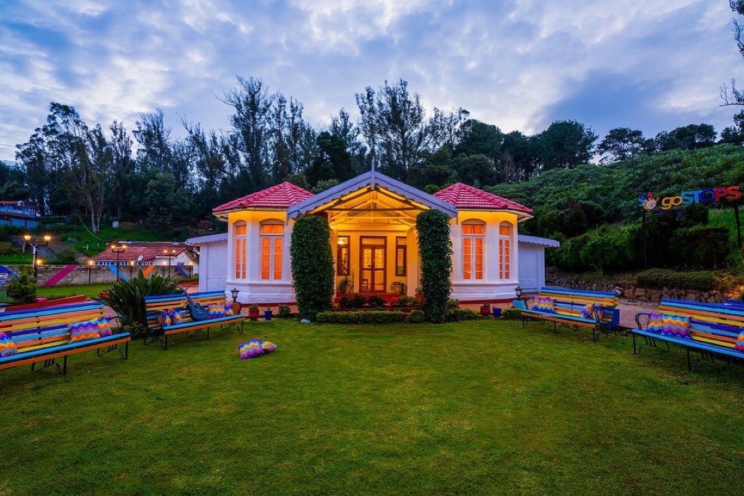 gostopsofficial's tweet photo. Mention your travel partner with whom you would want to visit goSTOPS Ooty!
#goSTOPS #goMOREbeMORE #ooty #southindia #travelpartner https://t.co/eNLvH4kPiw