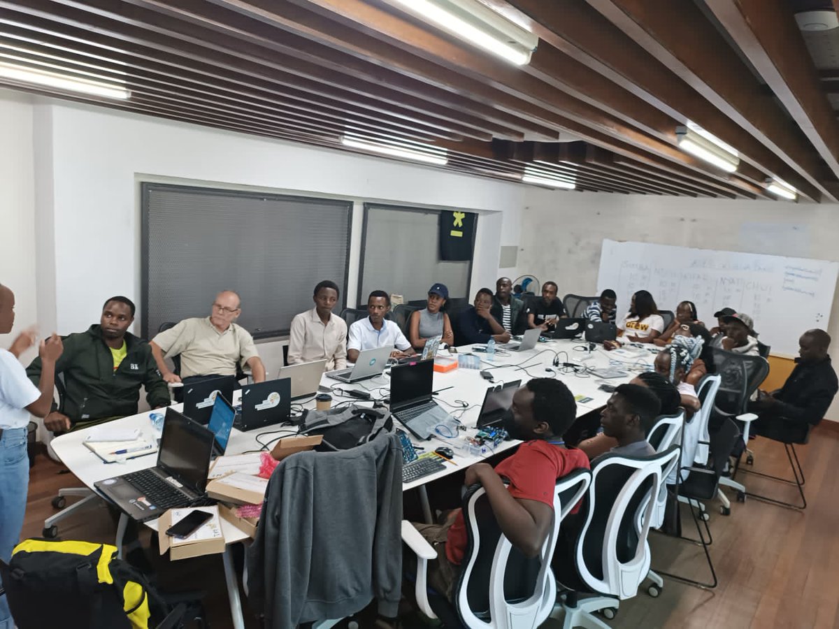 augnairobi's tweet image. Makers in the +254🇰🇪 met @iHub on Saturday 28th Jan, and this how it went down:
Electronics 101.
Arduino Programming .
MQTT for Embedded Systems.
Cool @arduino demos.
Thank you all for coming.
Join the resistance(Ohms) here: linktr.ee/augnairobi
#augnairobi #arduino