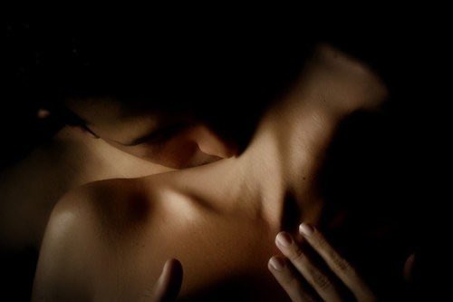 dark_infinitum's tweet photo. Recorrerte con besos
sedientos 
de tu tempestad.

#erotuit #erotuits #eróticoaquelarre https://t.co/WPI9AMMTzB