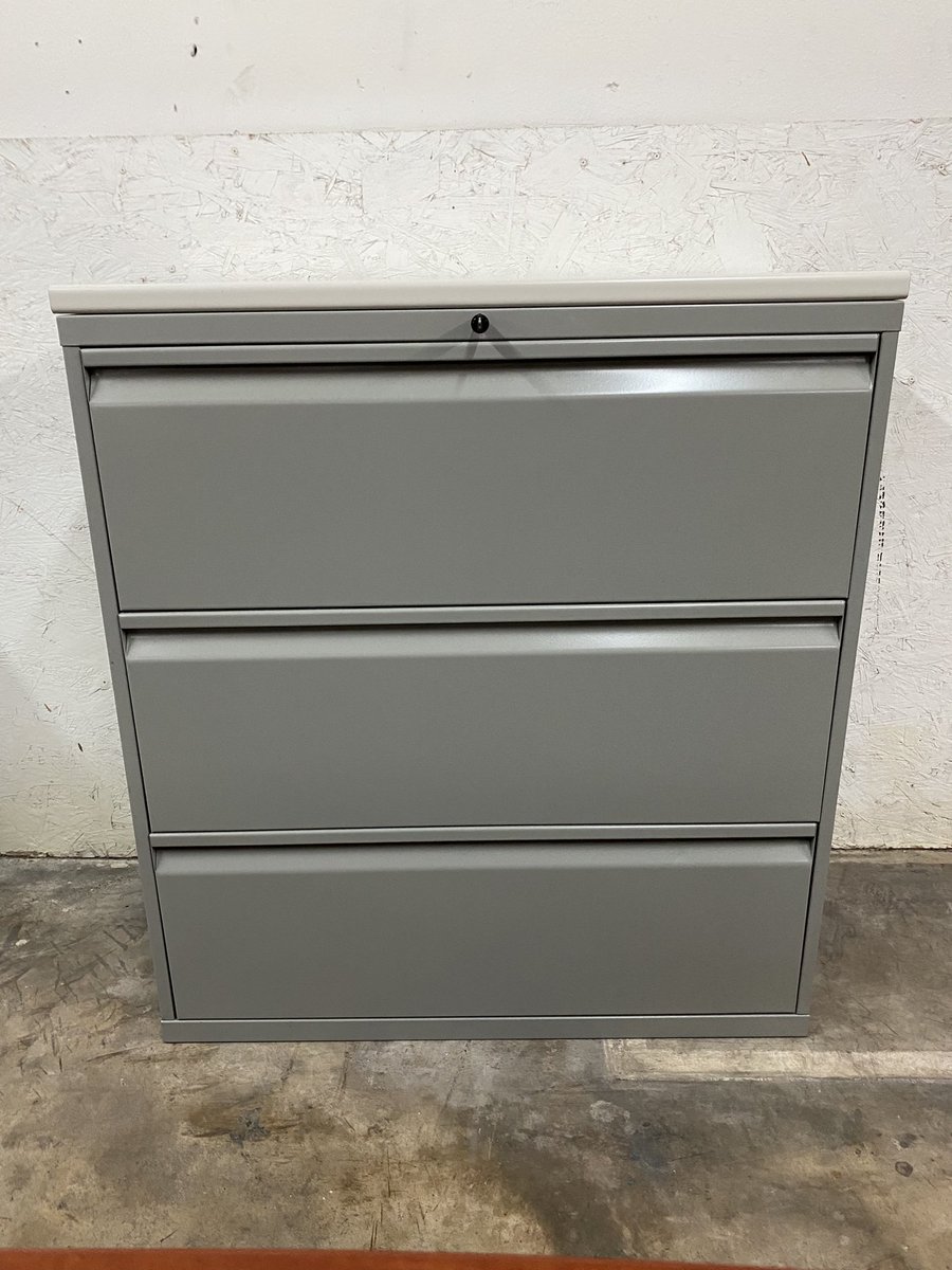 DFSIHOUSTON's tweet image. Knoll 3 drawer lateral file cabinets, commercial grade, heavy duty, metal in silver finish, laminate top, file hanging frames, fit letter or legal size files, lock with key, dimensions: 36” wide x 18” deep x 40” height #knoll #filecabinets #filingcabinets #houstontx