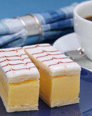 KitchenFoodsUK's tweet photo. A Premium Luxury Full Cream Cold Setting Custard for Cake Filling. https://t.co/2FfdIVKOMP