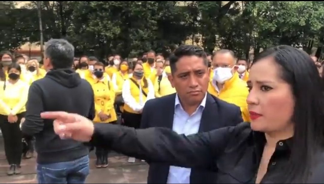 convdevenganza's tweet photo. Buenos días banda, la neta no he dejado de reírme con la #LadyDoctorados, jajaja cualquier parecido con la realidad es meramente circunstancial...🤣🤣🤣🤣🤣
#Marchando
#SandraCuevasVulgarCorrupta
#LadyPelotas
Vean el primer comentario 🤣🤣😂😂 https://t.co/wbZGT5eVP8