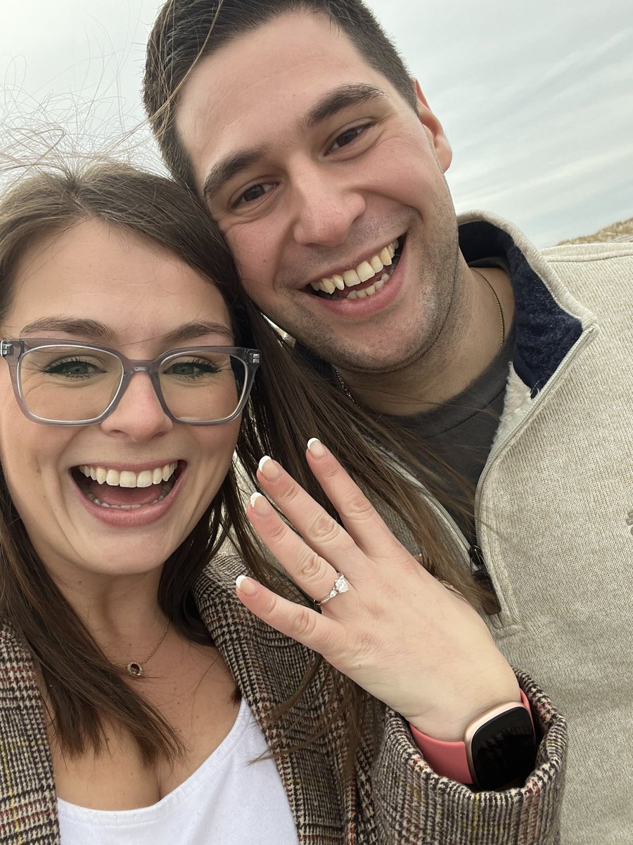 ReadUpOnRegansRoom tweet media