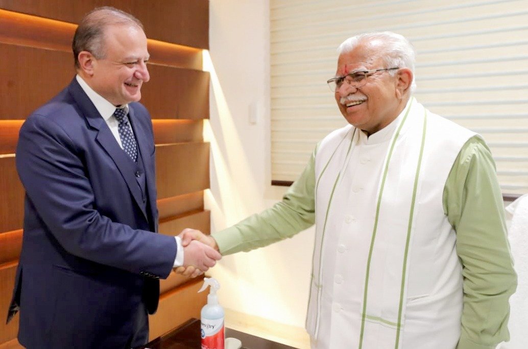 cmohry's tweet photo. Ambassador of @GeoEmbassyIndia H.E. Mr. @archilemb called on CM Shri @mlkhattar at Gurugram.

Mutual collaboration between Haryana &amp; Georgia for capacity enhancement in various fields, including Medical Education, Health, Pharma, Agriculture, Sports were the key points discussed. https://t.co/sJpwR1Lw5d