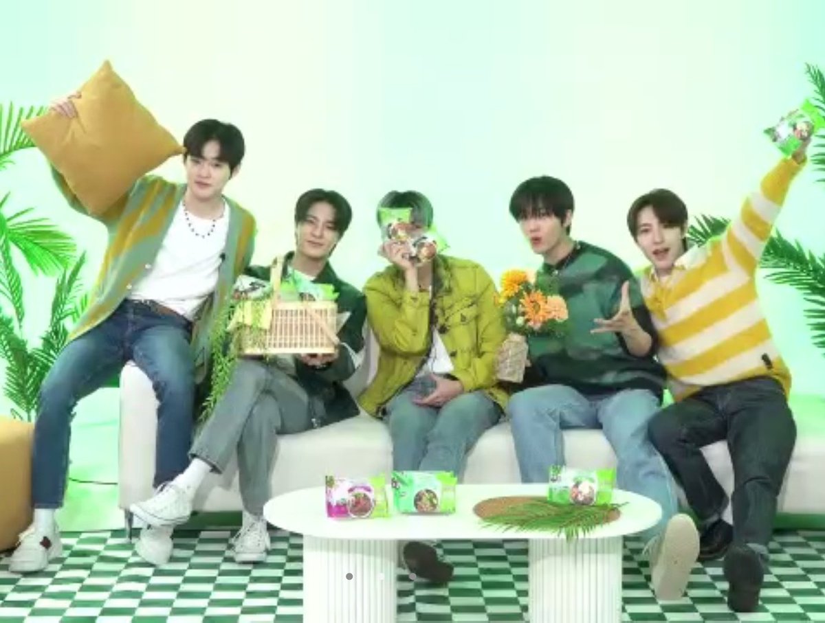 karism__ark's tweet photo. Thanks for today Fan Event NCT DREAM!! Terima kasih Lemonilo 💚
@NCTsmtown_DREAM @lemonilo
#NCTDREAM #LemoniloxNCTDream #Lemonilo #NCT https://t.co/VRN4QZK2Aw