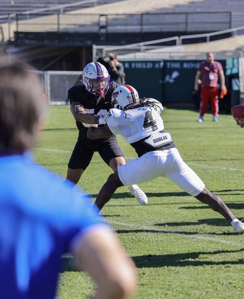 Very cool picture last week from the @NFLPABowl practices! Two good looking white lids in this picture! @TTU_EQUIPMENT