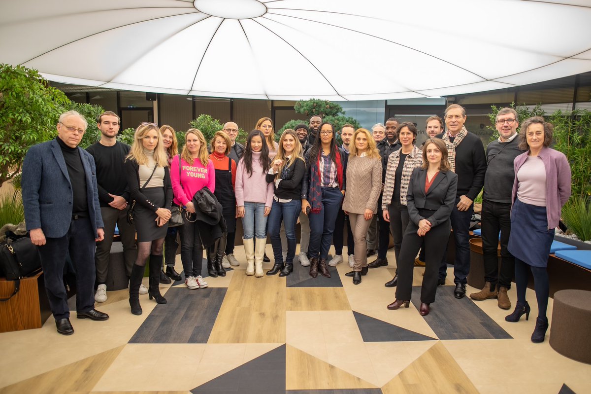 LesDetermines's tweet photo. 📍En direct de @GERESO - les #entrepreneurs continuent de pitcher ! 

📊 Cette présentation claire et percutante de leur #business marque la fin des 6 mois de #formation pour les porteurs de projets de @CergyPontoise95 et #BBDO ! https://t.co/dEBWGqQSTC