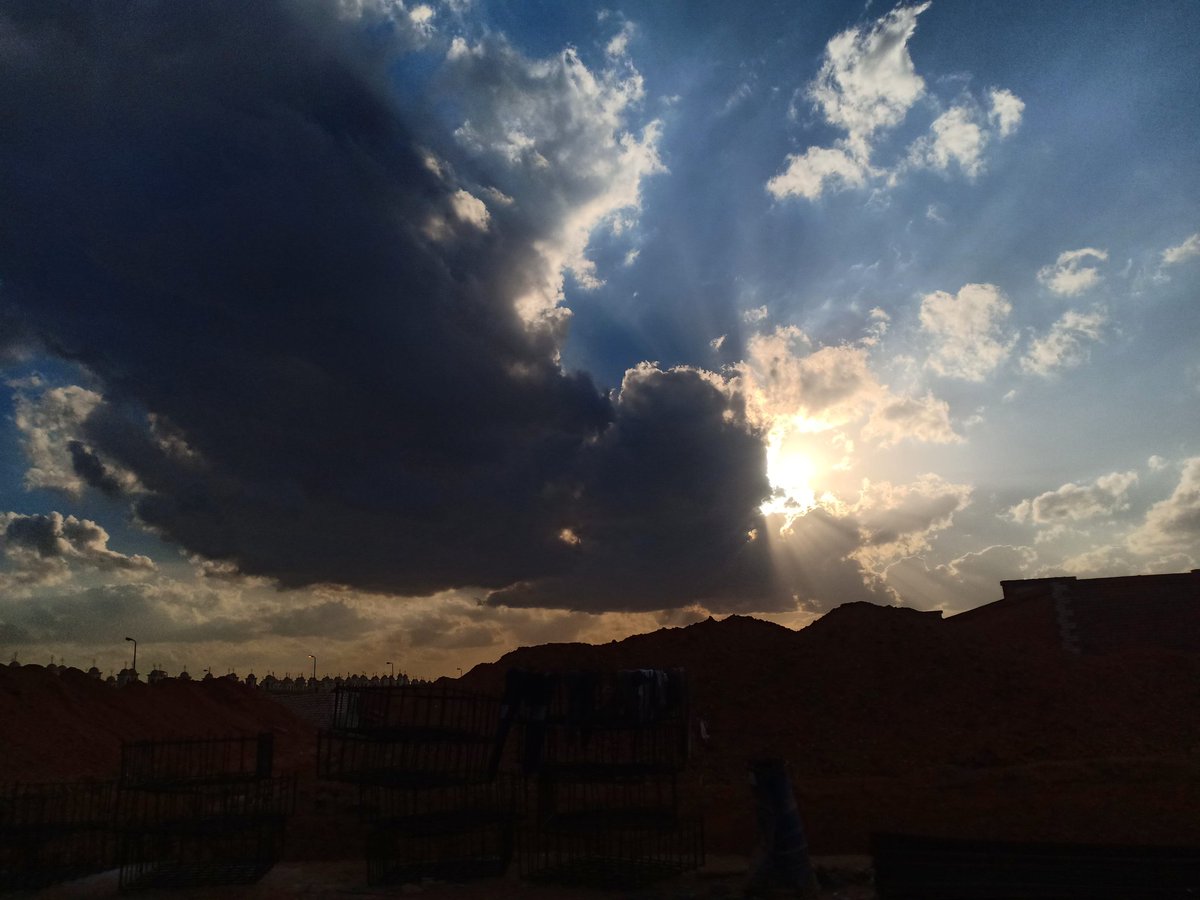 ShadyMaged10's tweet photo. I'm in love with the sky &amp; clouds ☁️❤️ https://t.co/11FDMoQt41