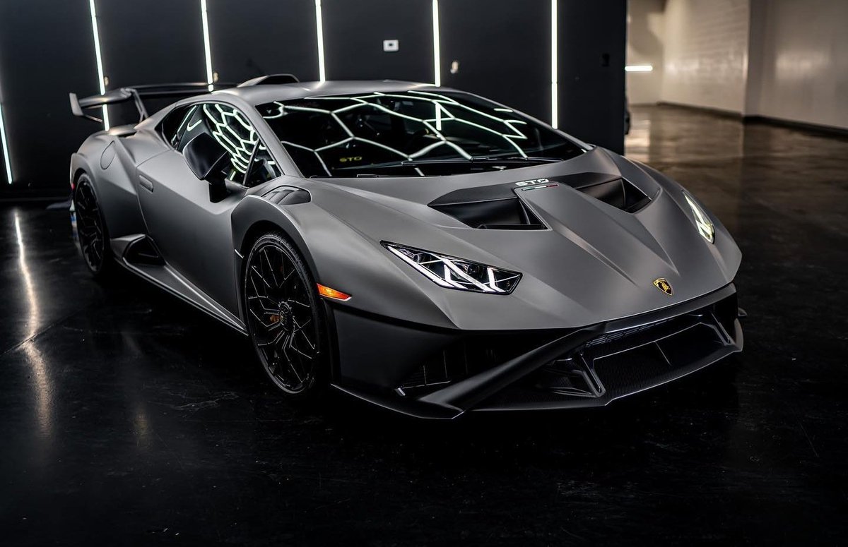 DailyLamboTM's tweet photo. Lamborghini Huracán STO 💯 https://t.co/wvmCFsLU0N