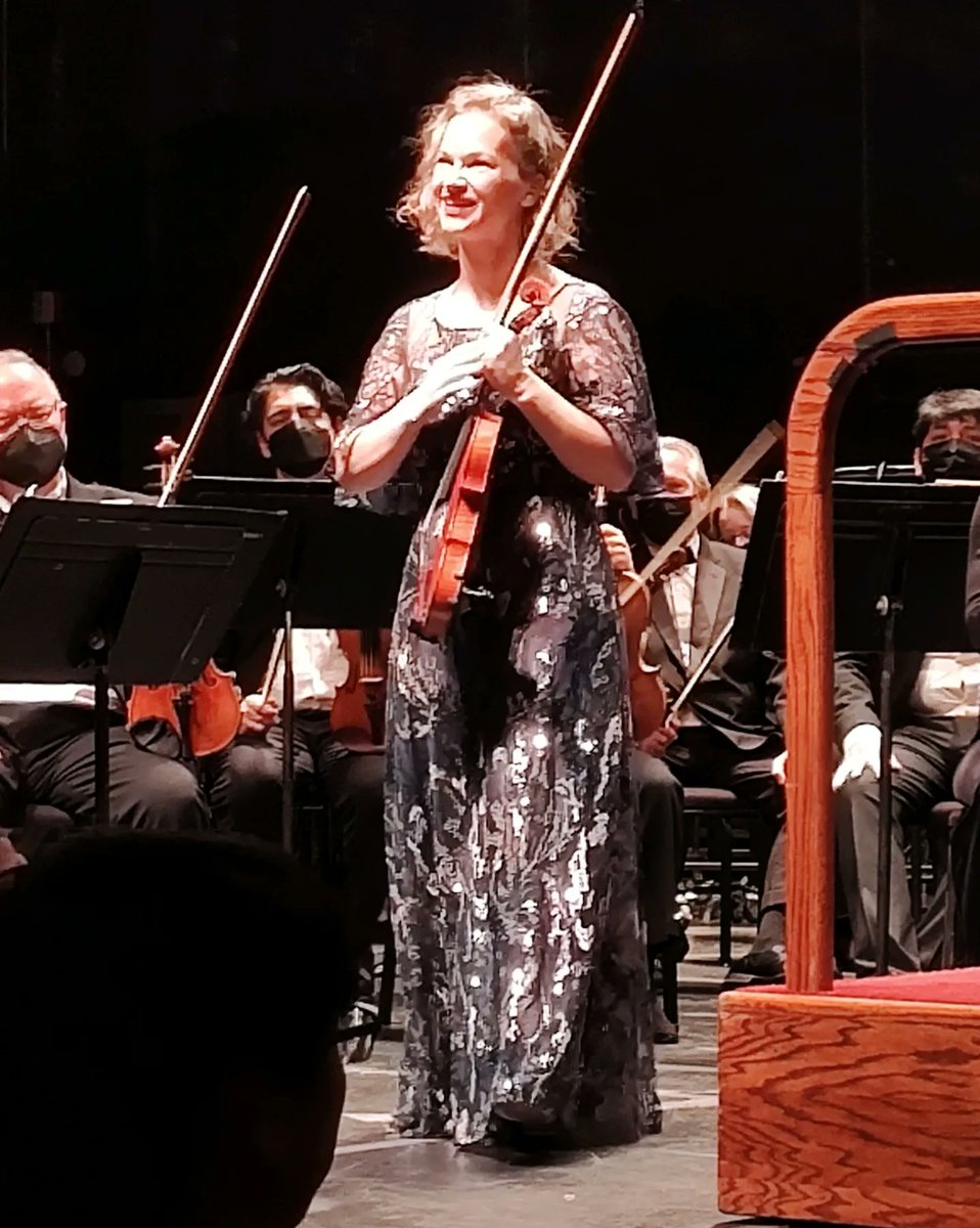 lauralovesbach's tweet photo. 🎻🎻🎻🎶🎶👏 @NJSymphony students from @BasieAcademy @basiecenter @monconservatory loved hearing Hilary Hahn this weekend! Looking forward to more events! #classicalmusic #hilaryhahn #njsymphony https://t.co/VaRB5b8GET