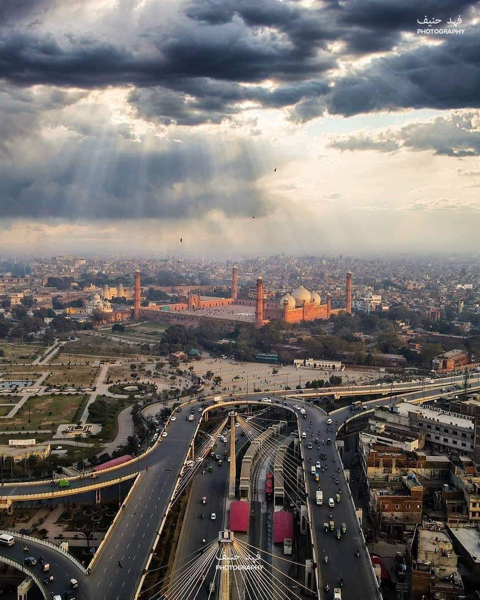 GoherTweets's tweet image. Lahore is not a city, Lahore is a LOVE💗