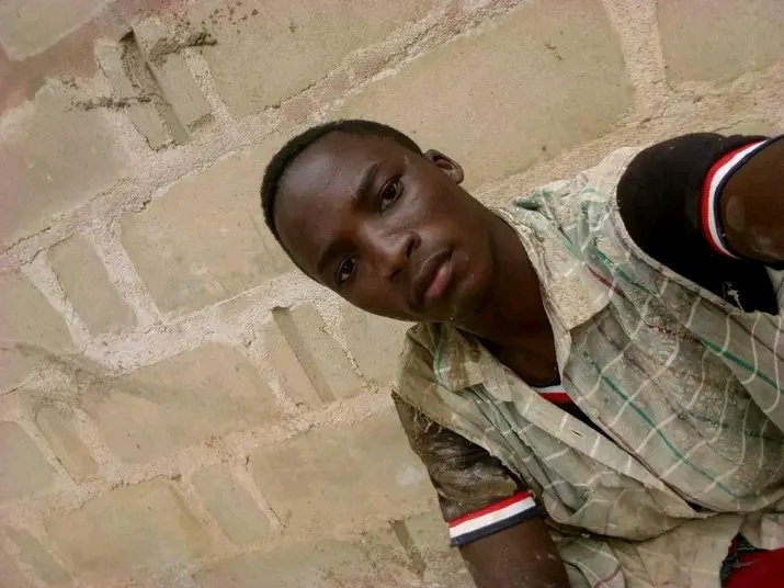 AngondoDemand1's tweet photo. KILA tone la jasho langu lina thamani.

Katika kuipigania kesho ya mwanangu https://t.co/tMs9iEnwMd