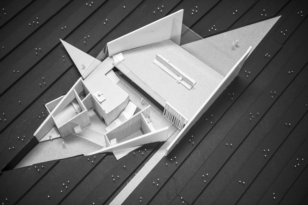 #modelmonday

Wonderful model of a future Maggie's Centre by Tamsyn Barlow one of the projects presented this week.

(image credit by Sean Mihael)