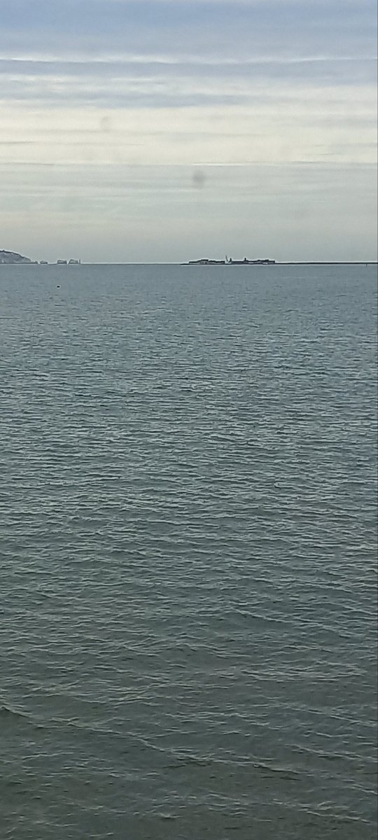 gordonh240's tweet photo. Hurst Castle almost looks like an island from the ferry 🙂 https://t.co/Od6GaWkD8s