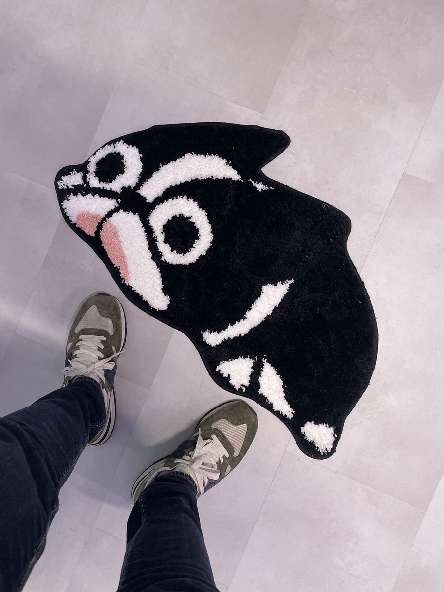 Just received our rugs! Who wants a fluffy @HeeDongNFT rug? 

You know what to do 😉

Like, comment, retweet and 
Follow @HeeDongNFT, @BBRCOfficial and <a href="/MrGentleApe/">Mr Gentle Ape</a> 

Will choose 1 winner in 48hrs.