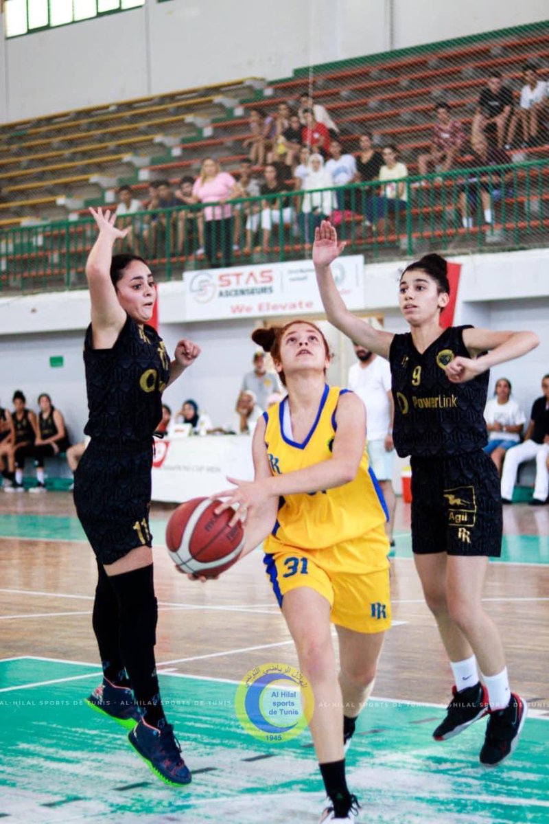 YoldezBelaid's tweet photo. #mvp 
With 28pts
       7 assists 
      9rebounds
#pointguard 
‘Ya can see me coming but ya can never stop me ‘
Ps:the youngest on the court yet the mvp🥇❤️#17yearsold https://t.co/ccHu0jXXYl