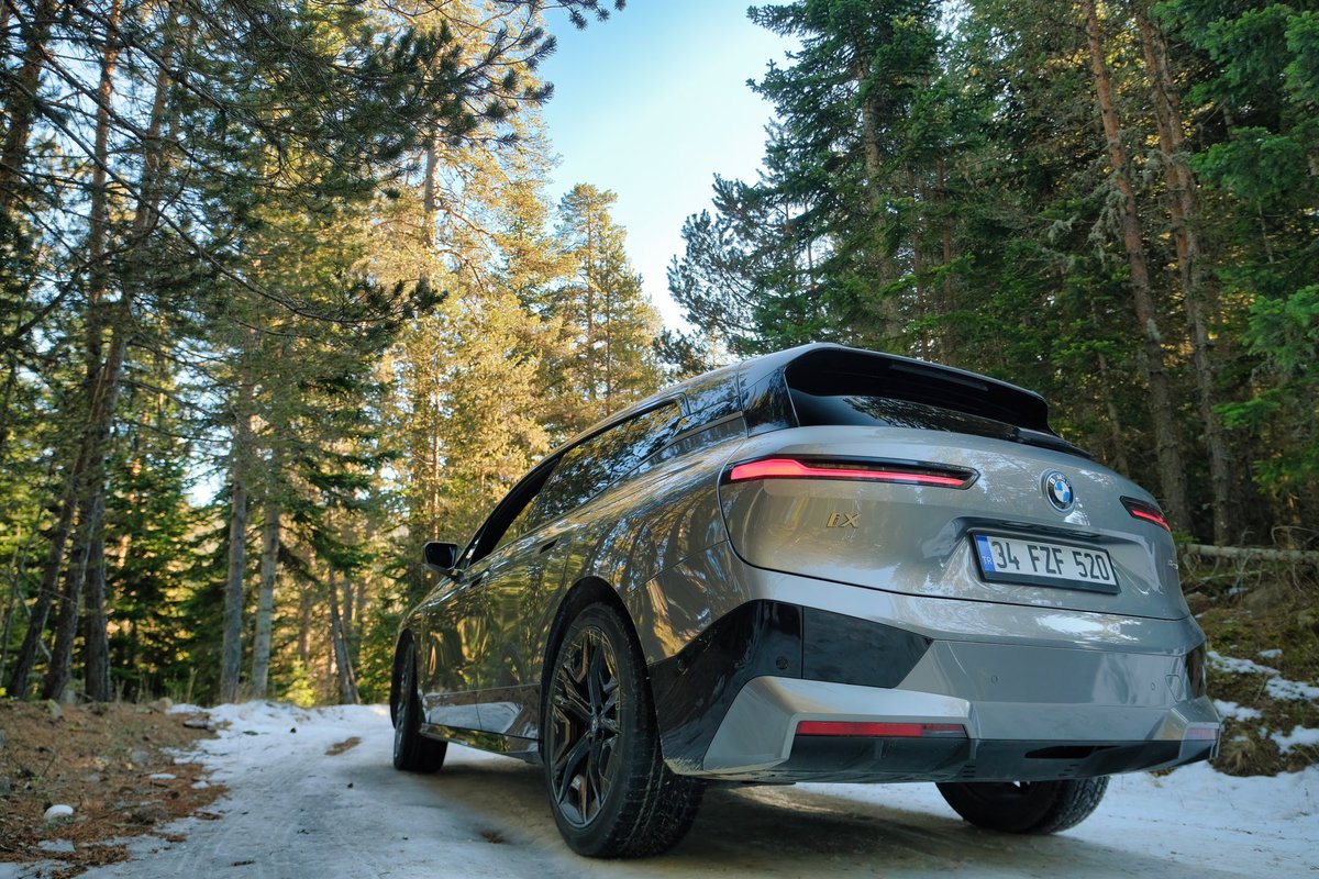 BMWTurkiye's tweet photo. BMWhite sezonu Kaya Palazzo’da başladı!

Tamamen elektrikli Yeni BMW iX’i Kaya Palazzo’da test etme fırsatını kaçırmayın!⚡️#BMWhite https://t.co/2jamJp0QYn