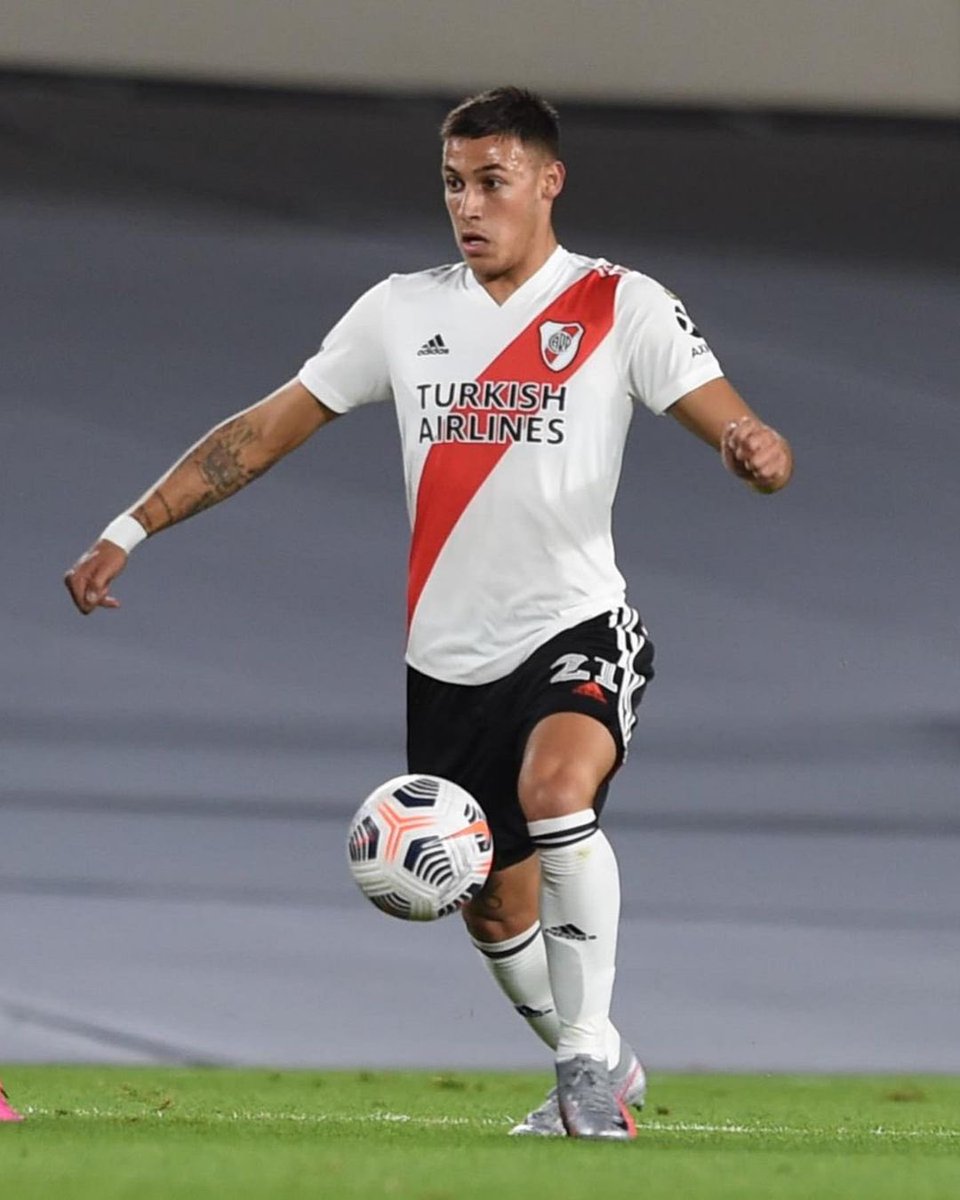 Estadisti_River's tweet photo. Regresa de su #préstamo
Tomás Leonardo #Lecanda
Nacimiento: 29/01/2002 (20 años)
Lugar: Martínez, Buenos Aires 🇦🇷
Altura: 1,81 m
Peso: 73 kg
Debut en Primera: 19/05/2021, River Plate 2, Independiente Santa Fe 1, Copa Libertadores 2021
2️⃣7️⃣ 🏟
0️⃣3️⃣ ⚽️
0️⃣3️⃣ 🏆 https://t.co/5HyAgrTeHF
